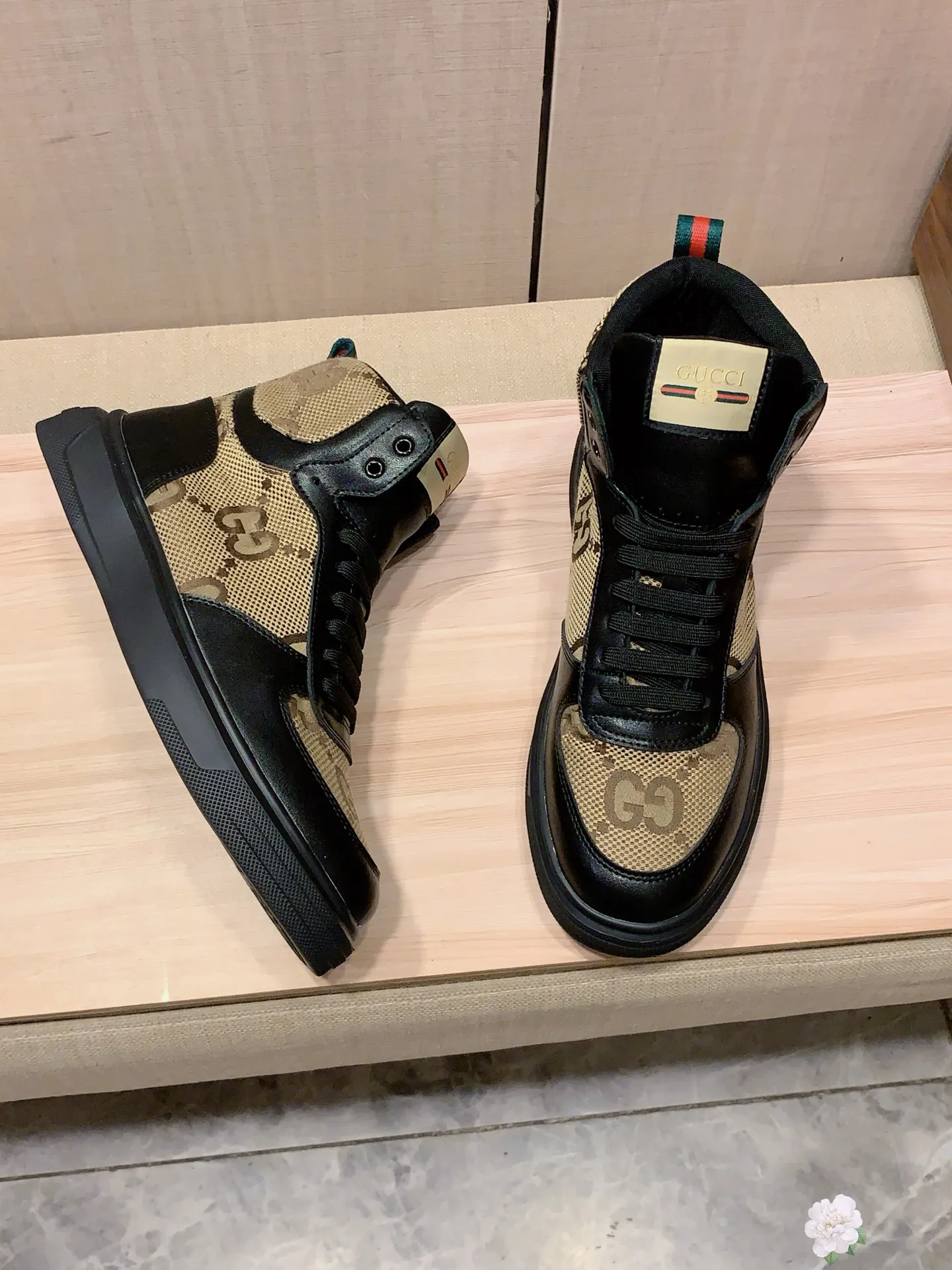 Men's men's shoes💰442💰💰🎩🎩[Lightning][Lightning] "Gucci*" latest • popular casual shoes, top brand [seduce] luxury ~ purchasing agency, top ~ quality. [Strong] The upper is made of imported breathable cowhide with fabric material ➕ Breathable sheepskin feet (•) and fine workmanship. The original stylish and stylish soft rubber wear-resistant and non-slip outsole is light and comfortable on the feet. The real thing looks better when photographed in person. 111: code: 38-44, 3️⃣ colors selected